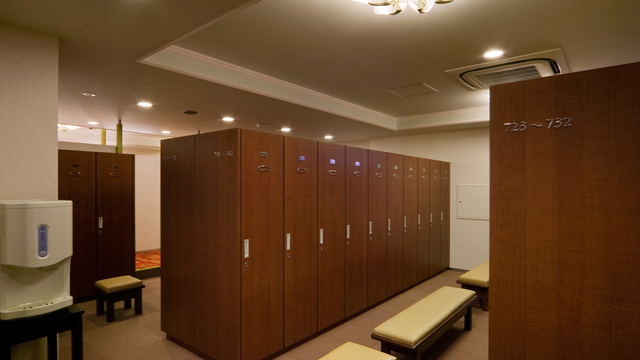 女性用ロッカールーム